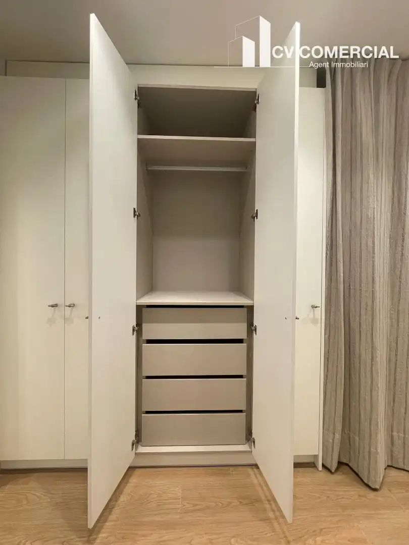 Bedroom of Flat for sale in Barcelona  with Air Conditioner, Heating and Parquet flooring