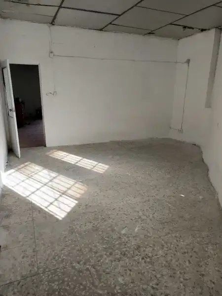 Nave industrial de alquiler en Lucena