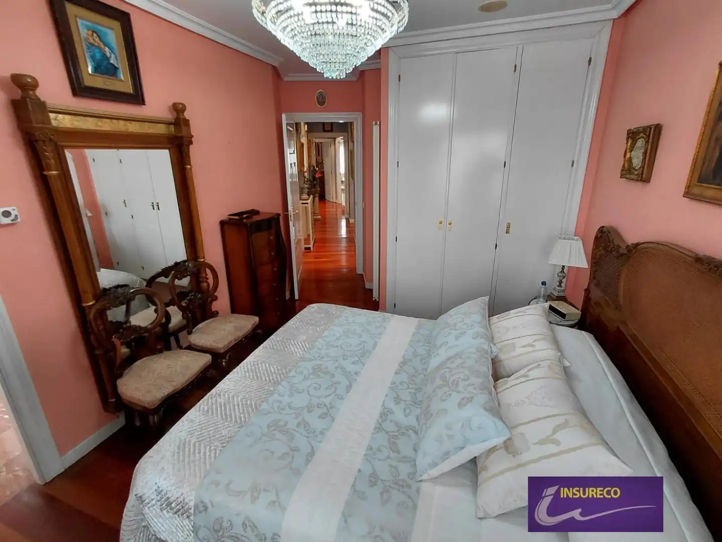 Habitación de Ático en venta en León Capital  con Calefacción, Terraza y Amueblado