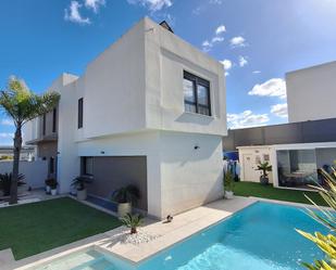 Vista exterior de Casa o xalet en venda en Jerez de la Frontera amb Aire condicionat i Piscina