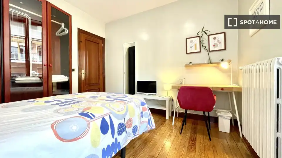 Room in Abandoibarra - Guggenheim