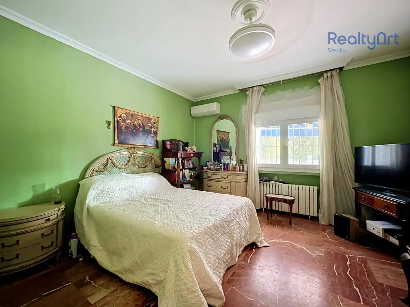 Bedroom of Houses for sale in Alcalá de Guadaira  with Air Conditioner, Heating and Private garden