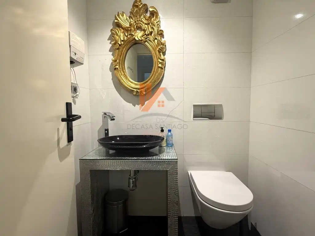 Baño de Local de alquiler en Santiago de Compostela 