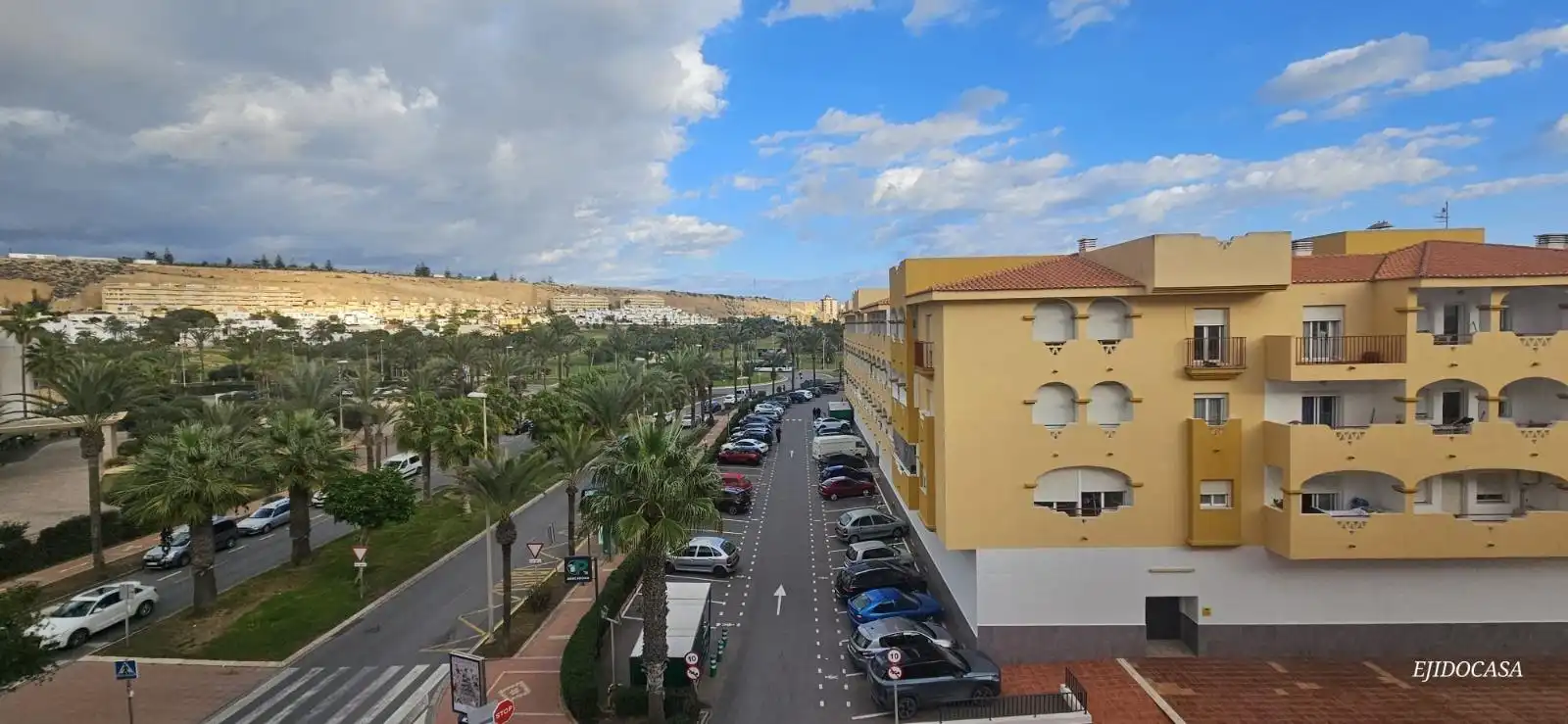 Vista exterior de Pis en venda en El Ejido amb Aire condicionat, Terrassa i Moblat