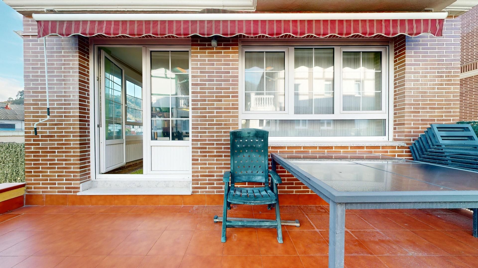 Terrassa de Casa adosada en venda en Castro-Urdiales amb Calefacció, Jardí privat i Terrassa