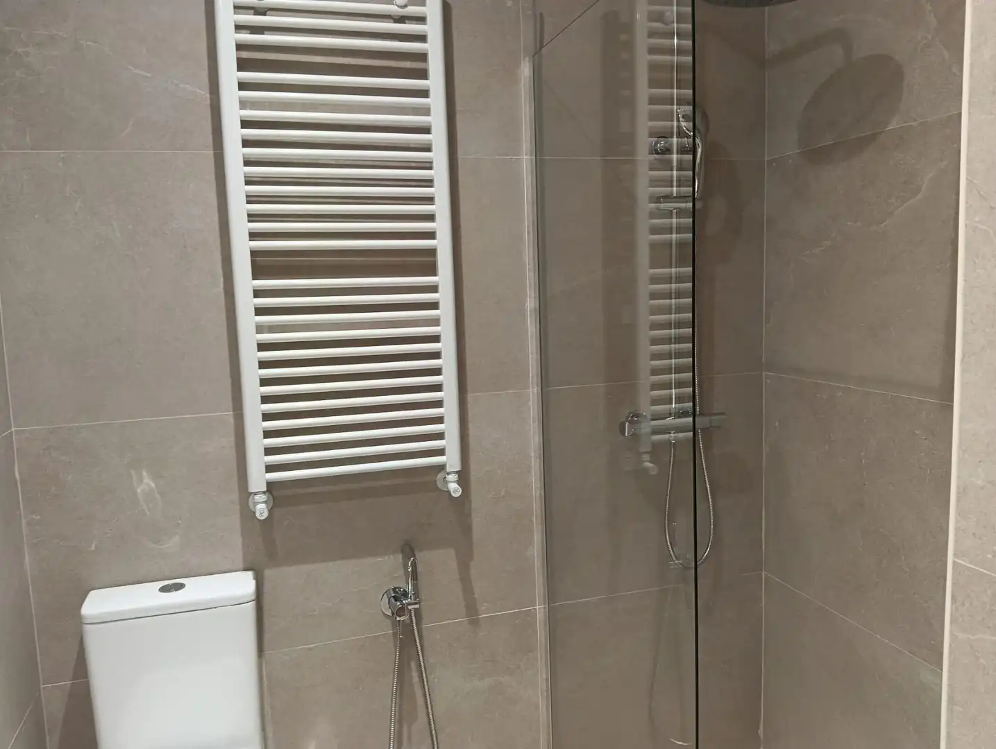 Bathroom of Flat for sale in San Lorenzo de El Escorial  with Heating