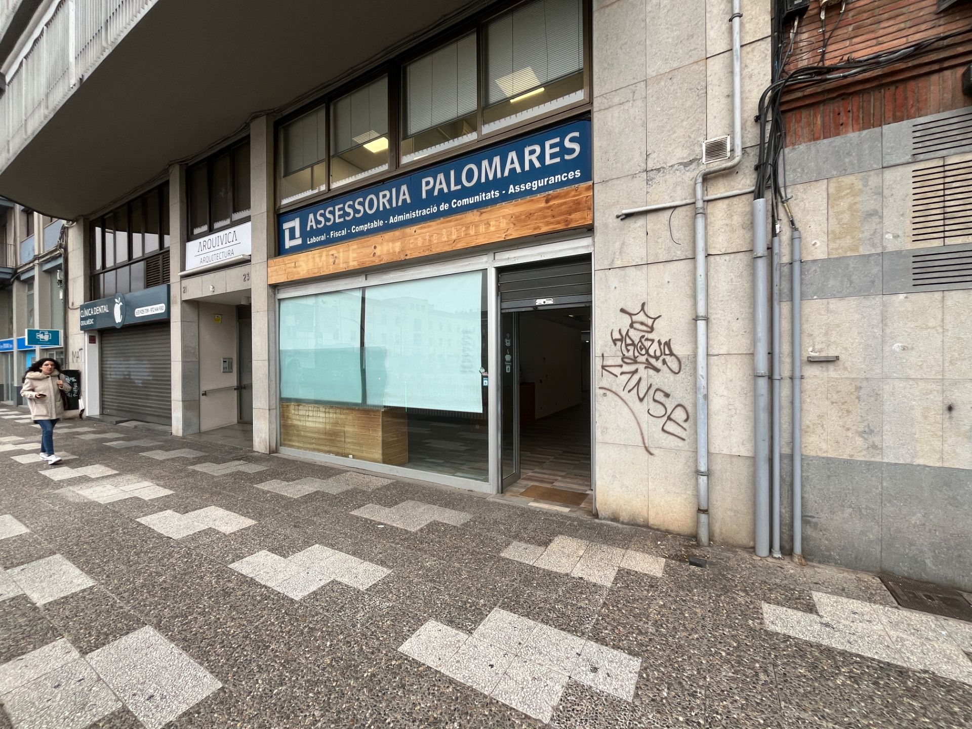 Premises for sale in Girona Capital  with Air Conditioner and Heating