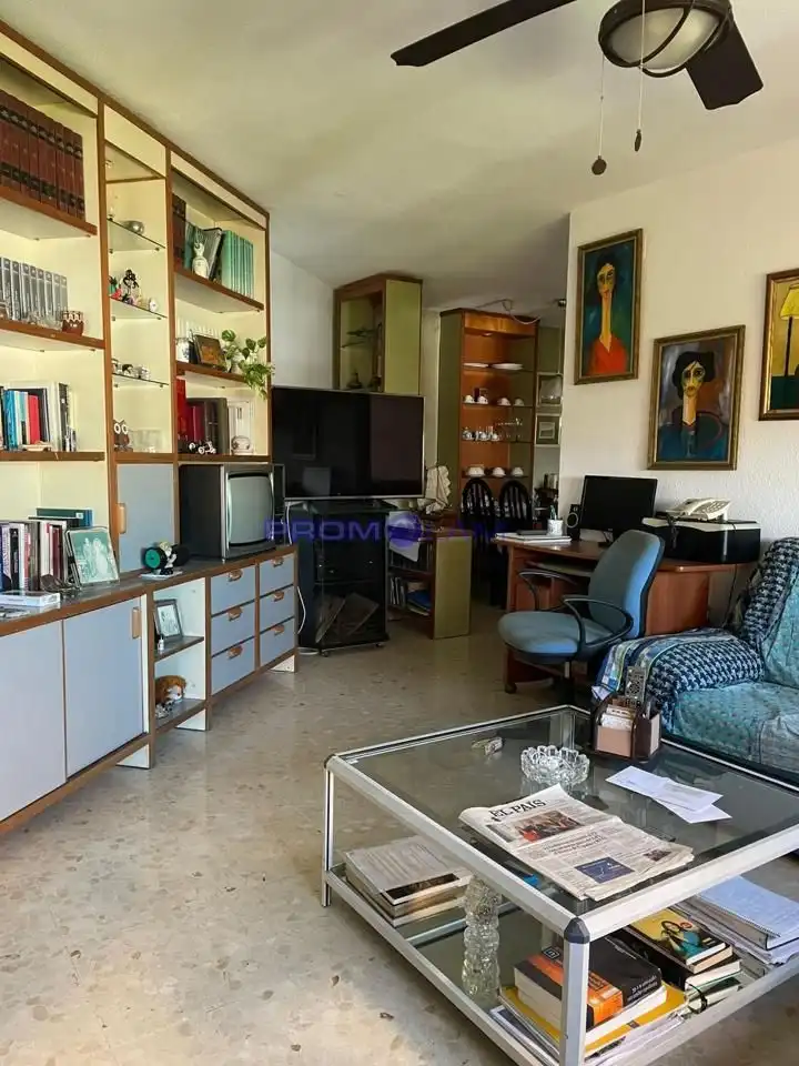 Sala d'estar de Pis en venda en Sevilla amb Aire condicionat