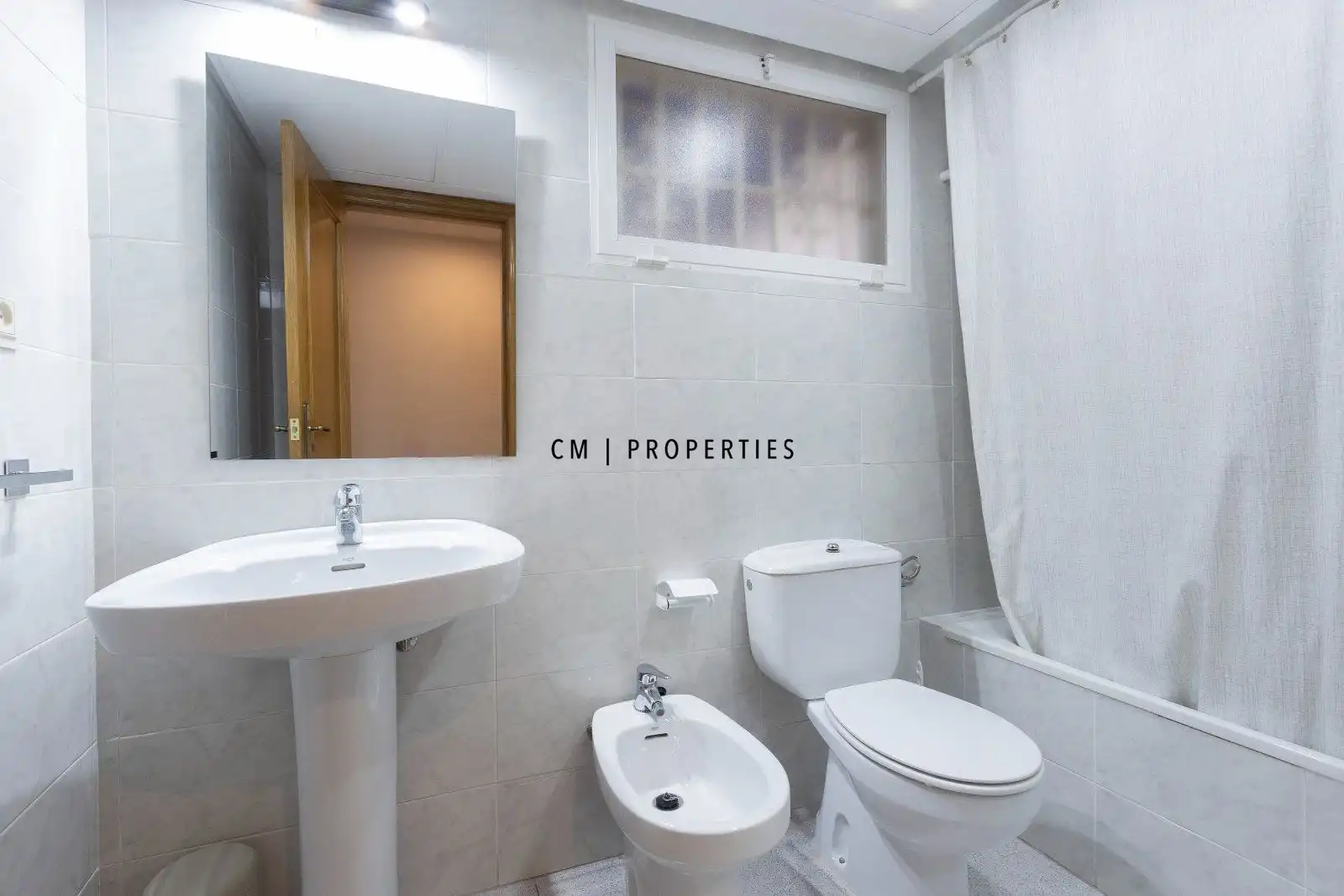 Baño de Piso de alquiler en Valencia con Aire acondicionado, Calefacción y Terraza