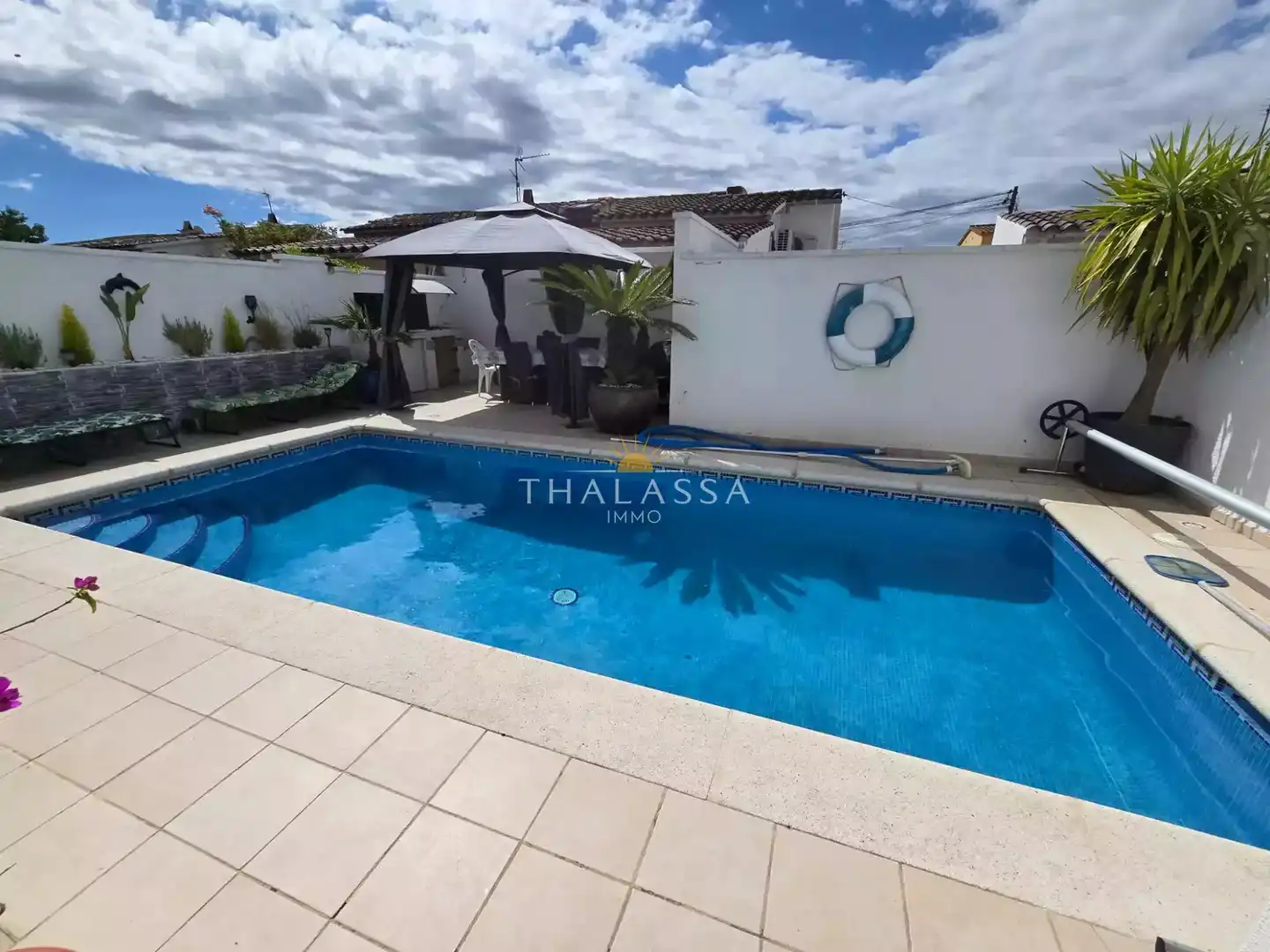 Swimming pool of Houses for sale in Empuriabrava  with Air Conditioner, Swimming Pool and Furnished