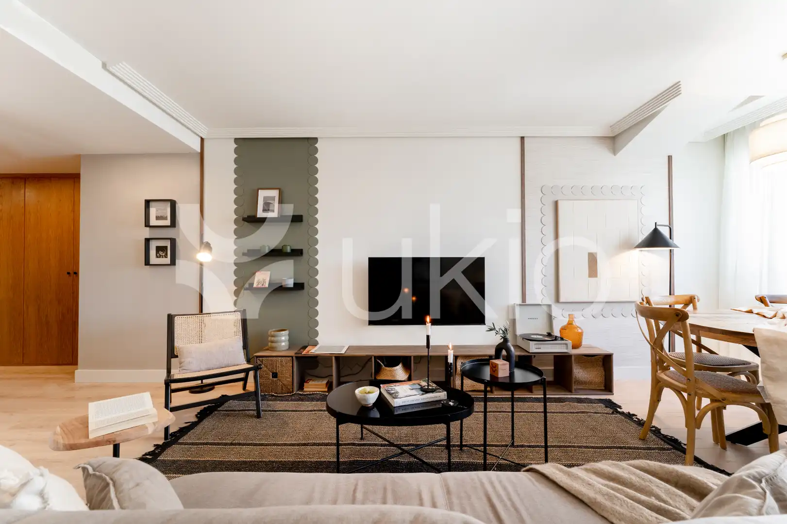 Living room of Apartments for rent in Madrid  with Air Conditioner, Heating and Furnished
