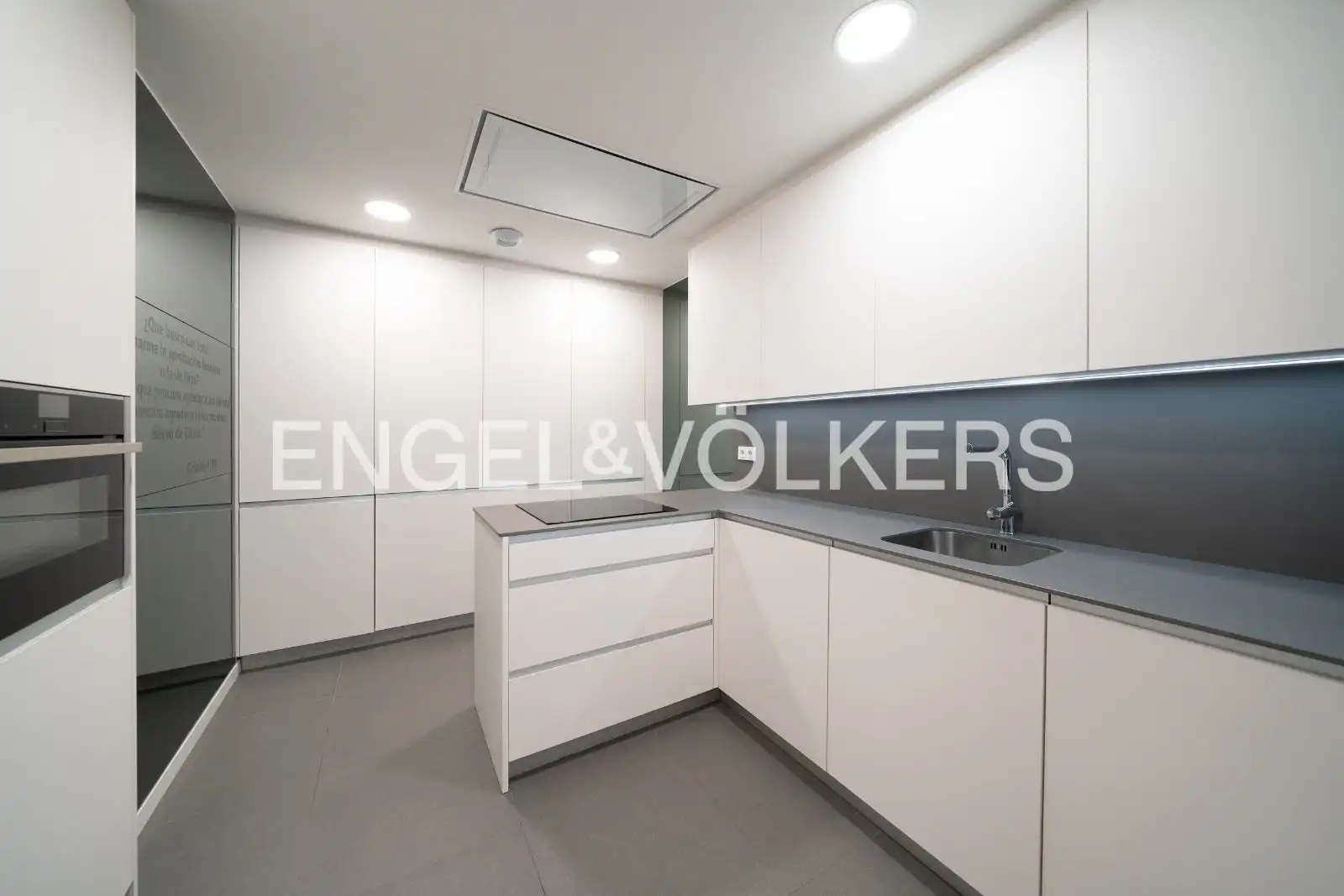 Kitchen of Flat for rent in Madrid  with Air Conditioner, Heating and Swimming Pool