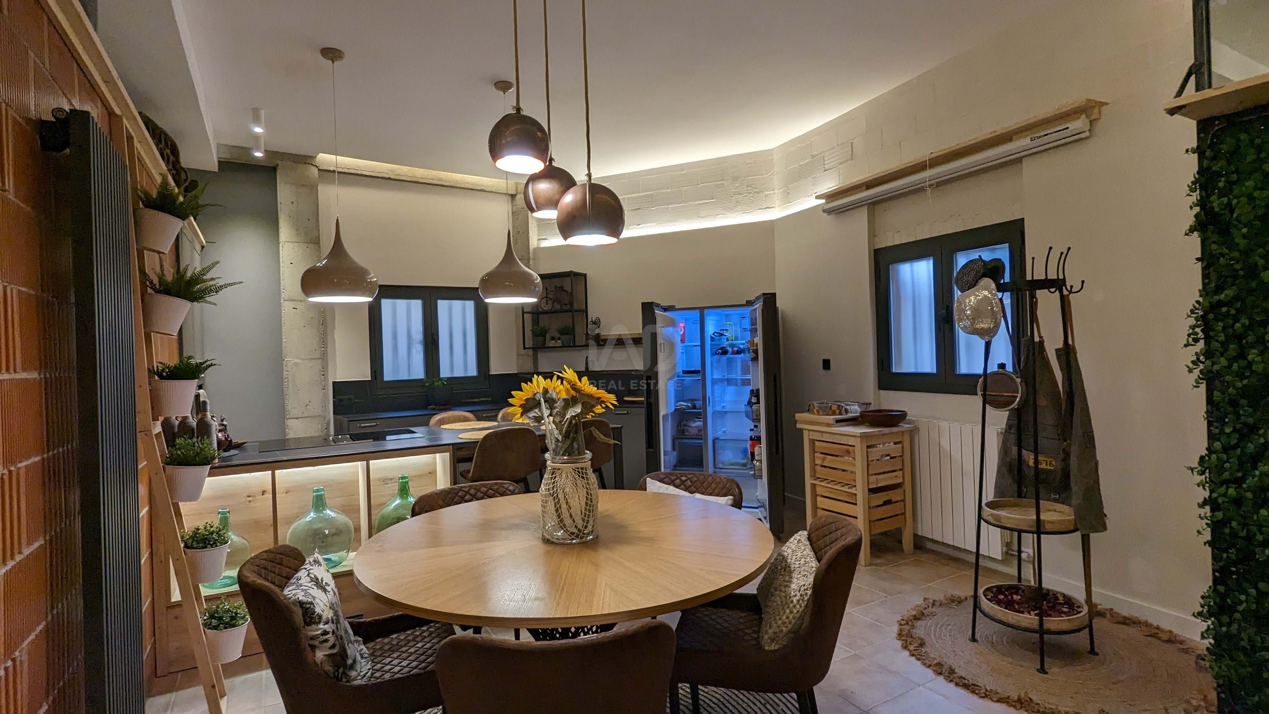 Menjador de Pis en venda en Villamediana de Iregua amb Calefacció i Piscina