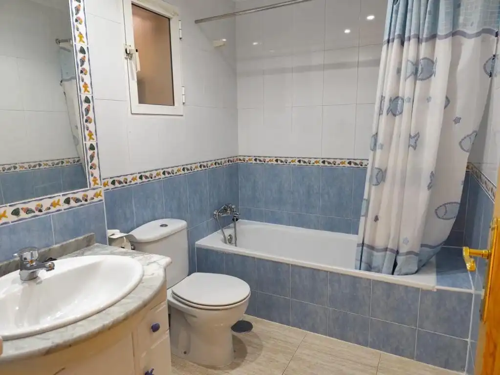 Baño de Planta baja en venta en Orihuela con Aire acondicionado, Calefacción y Jardín privado
