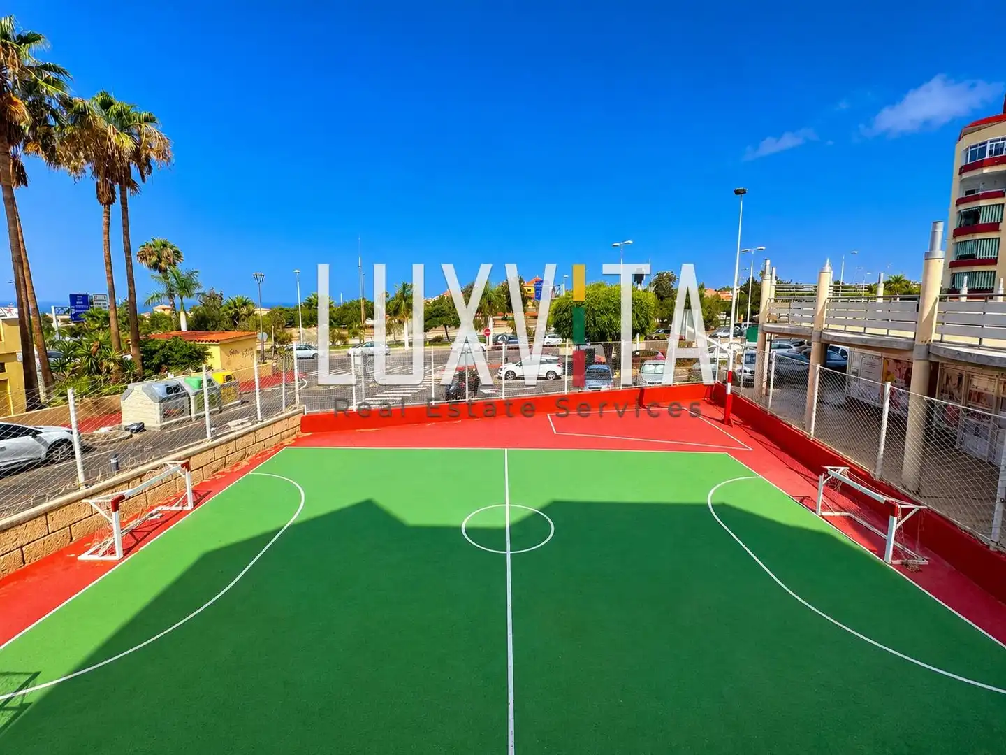 Vista exterior de Apartamento en venta en Adeje con Amueblado y Piscina comunitaria