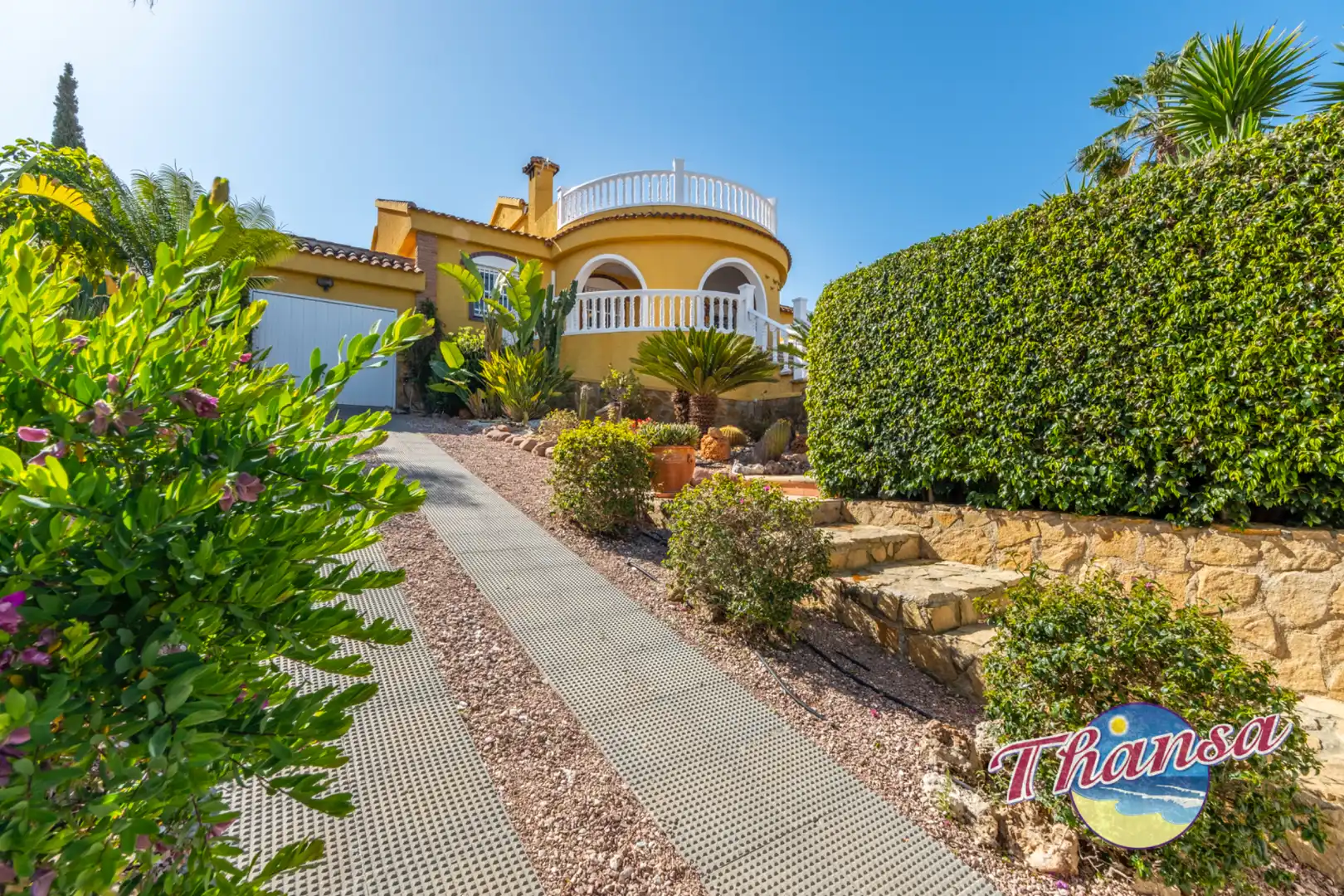 Vista exterior de Casa o xalet en venda en Santa Pola amb Aire condicionat, Calefacció i Jardí privat