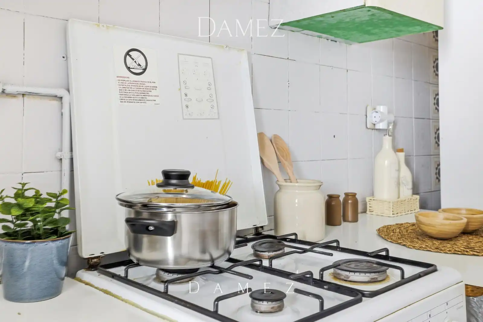 Cocina de Piso en venta en Madrid con Terraza y Alarma