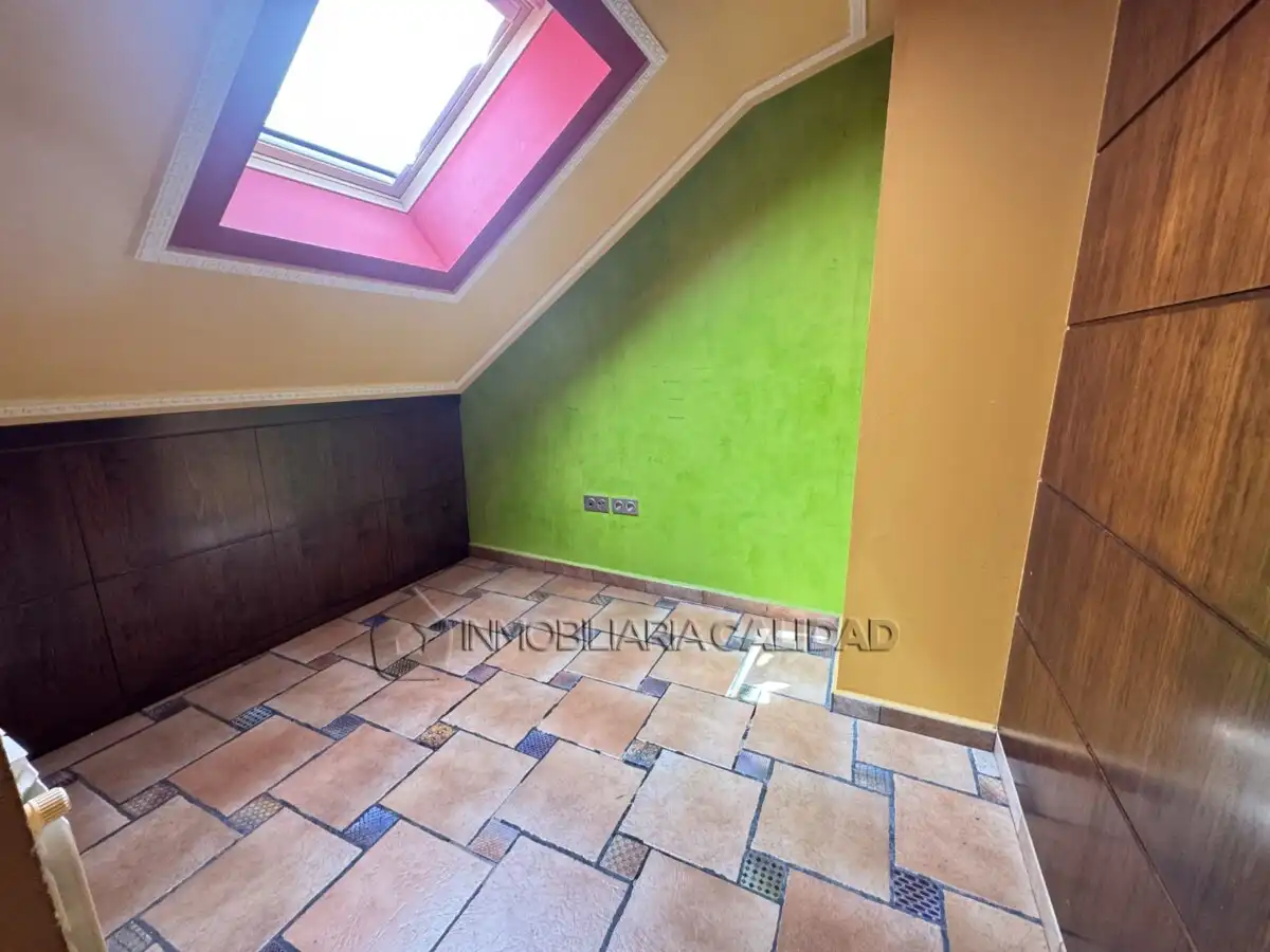 Houses for sale in Burgos  with Heating