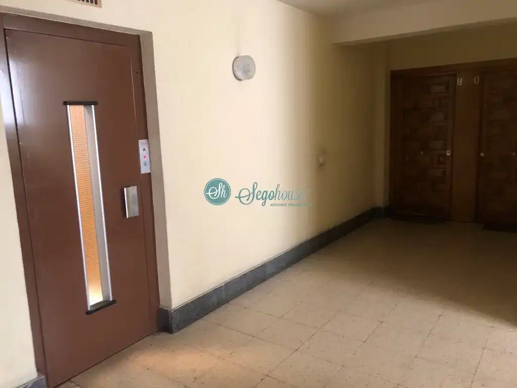 Piso en venta en Segovia con Calefacción y Terraza