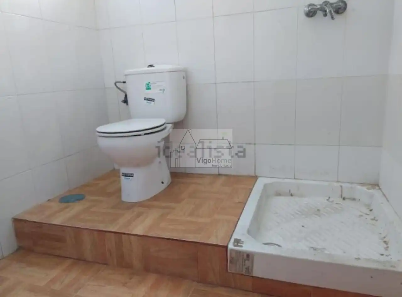 Baño de Casa o chalet en venta en Cangas  con Calefacción, Jardín privado y Terraza