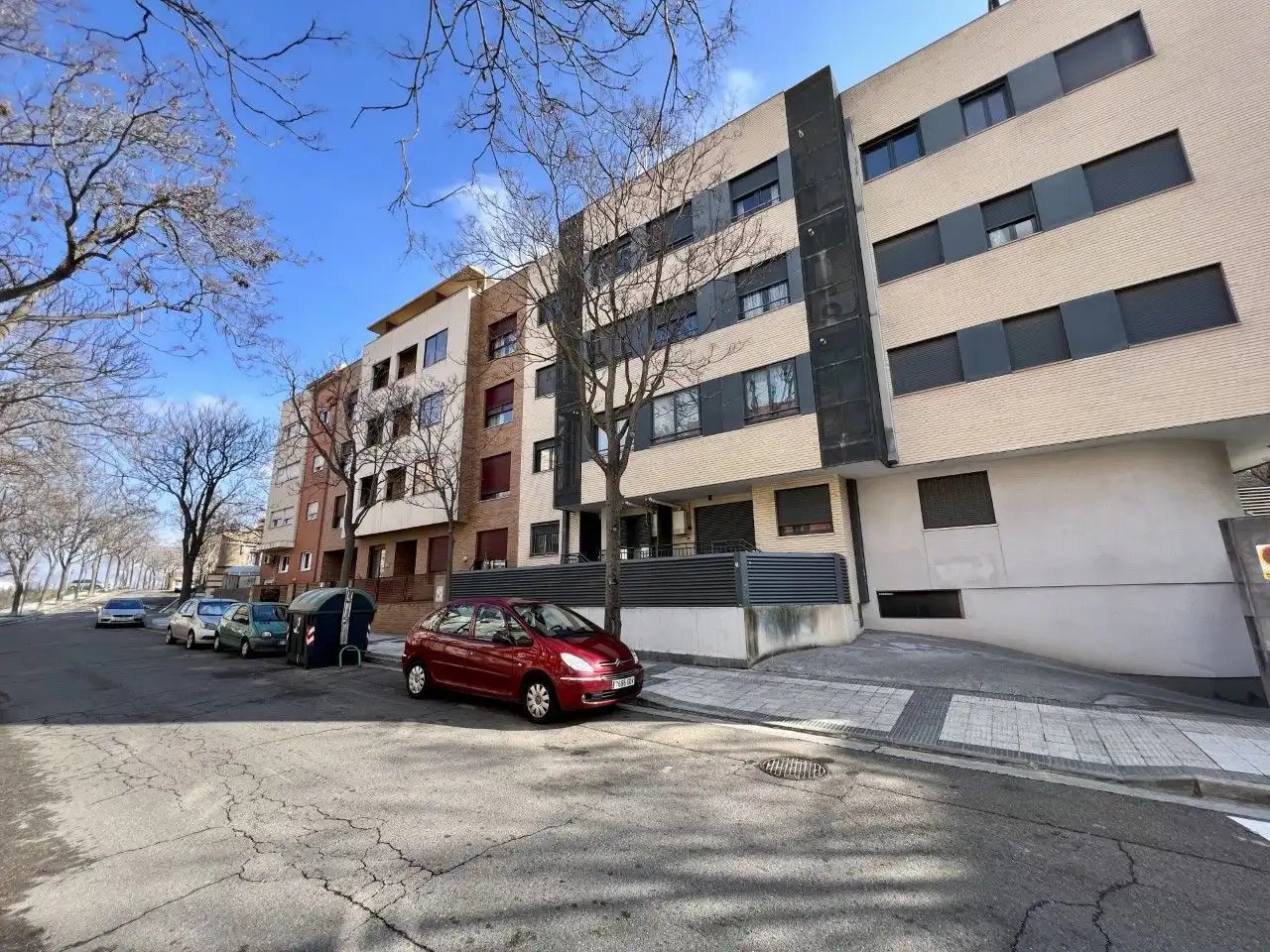 Vista exterior de Garatge en venda en Zaragoza