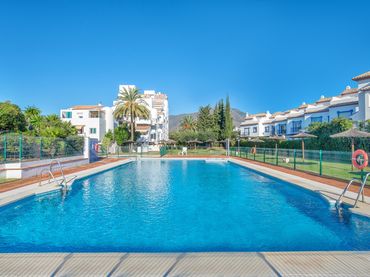 Triplex with pool to rent in Costa Natura