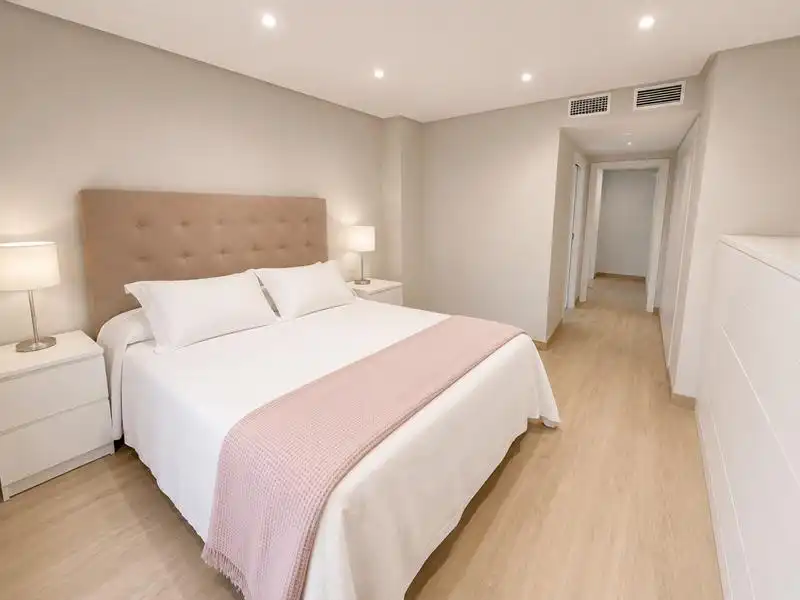 Bedroom of Flat for sale in Estepona  with Air Conditioner, Heating and Private garden