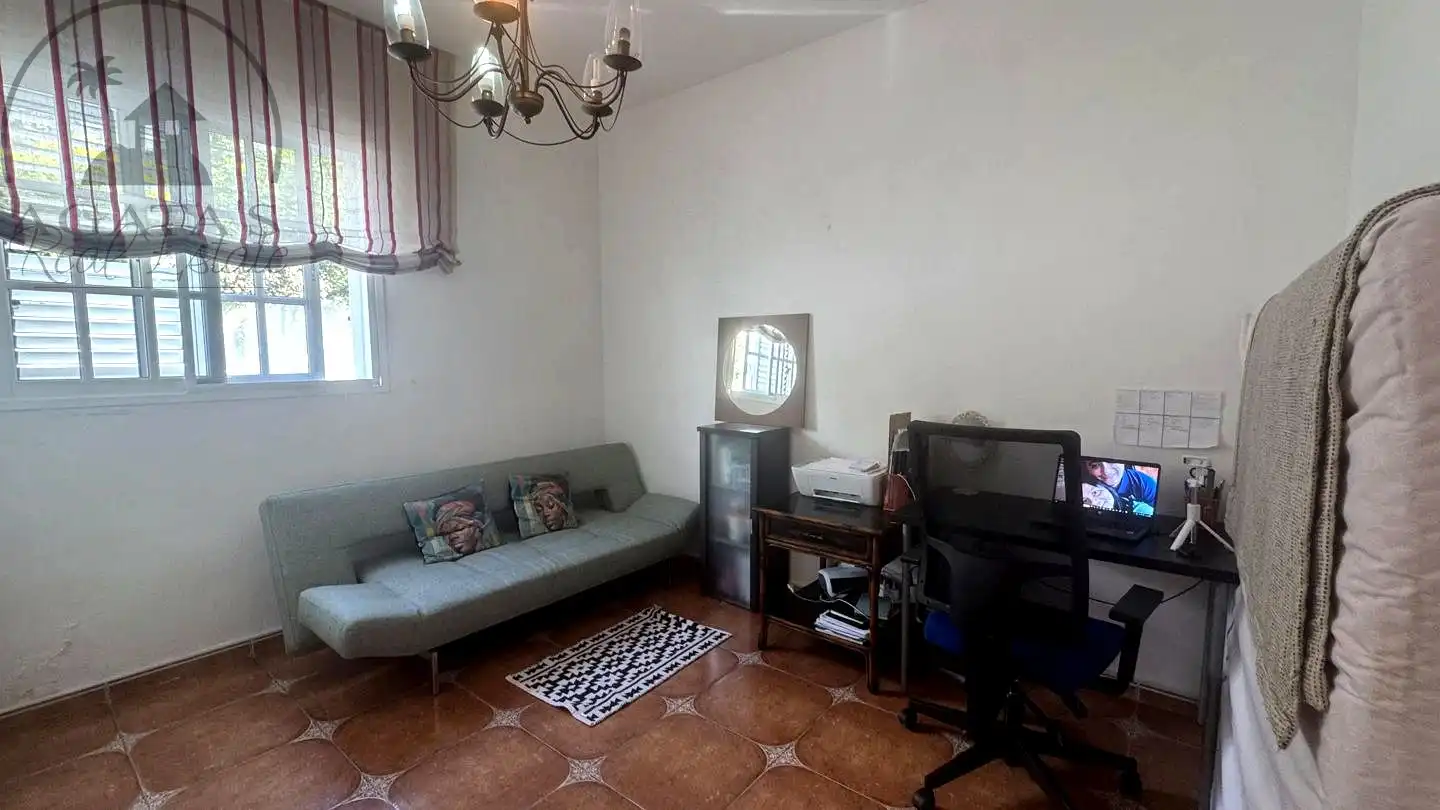 Sala d'estar de Casa o xalet en venda en La Guancha amb Jardí privat i Moblat