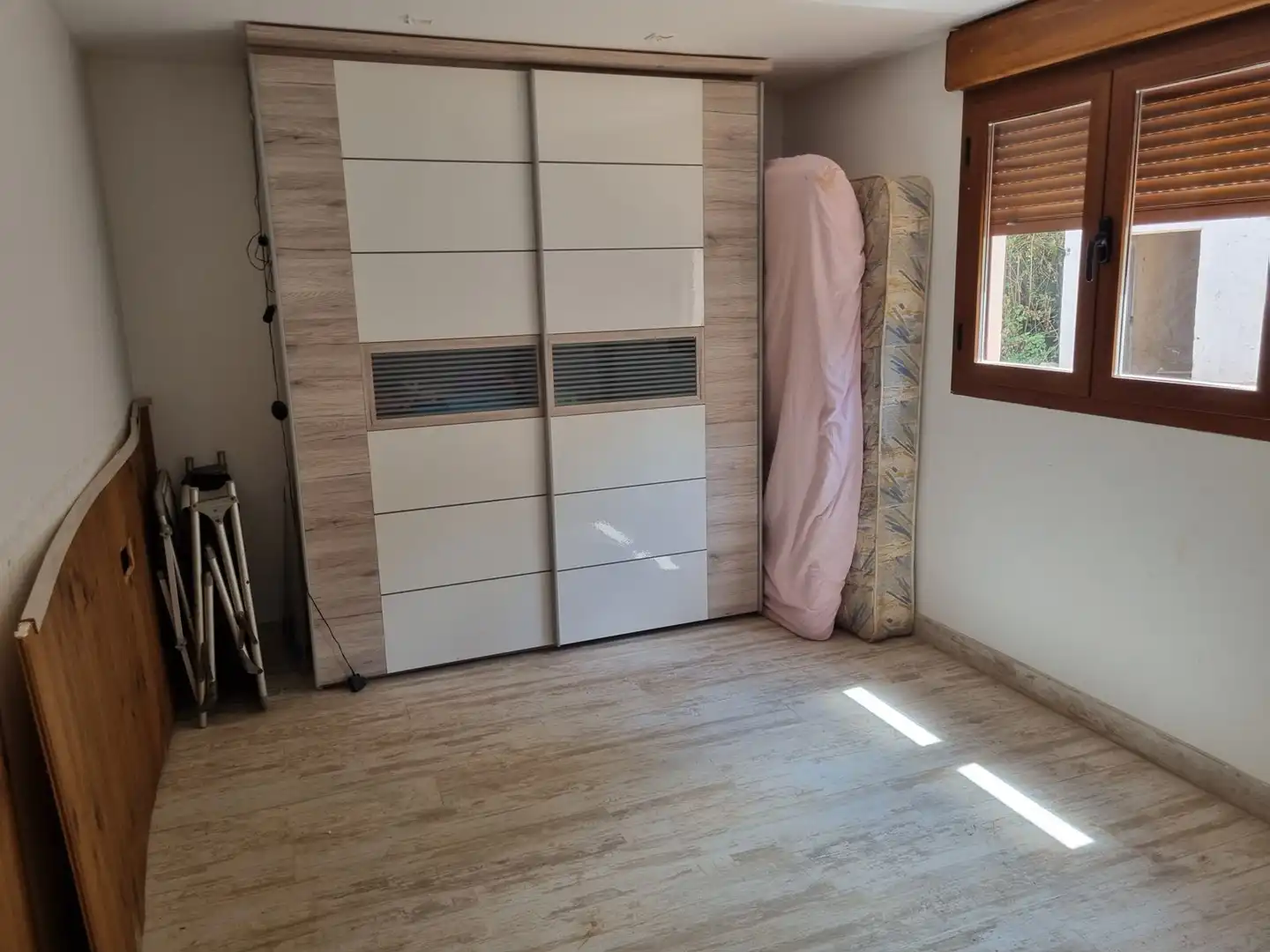 Habitación de Finca rústica en venta en Tricio con Jardín privado, Terraza y Amueblado