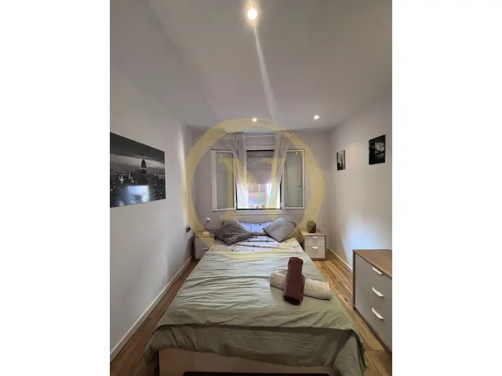 Piso en venta en Carrer de Pujós, Collblanc