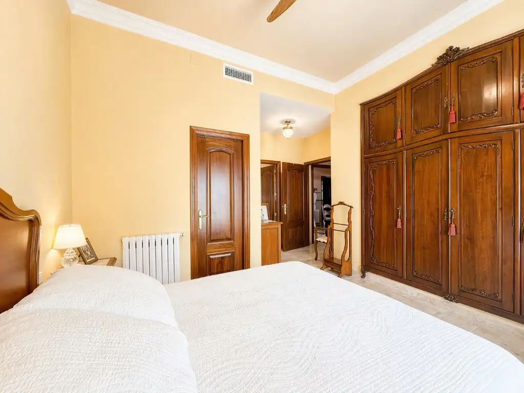Dormitori de Casa o xalet en venda en Córdoba amb Jardí privat, Terrassa i Traster