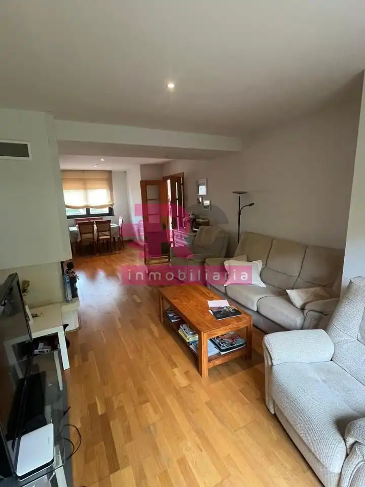 Wohnzimmer von Einfamilien-Reihenhaus zum Verkauf in Cabrerizos mit Heizung, Privatgarten und Terrasse
