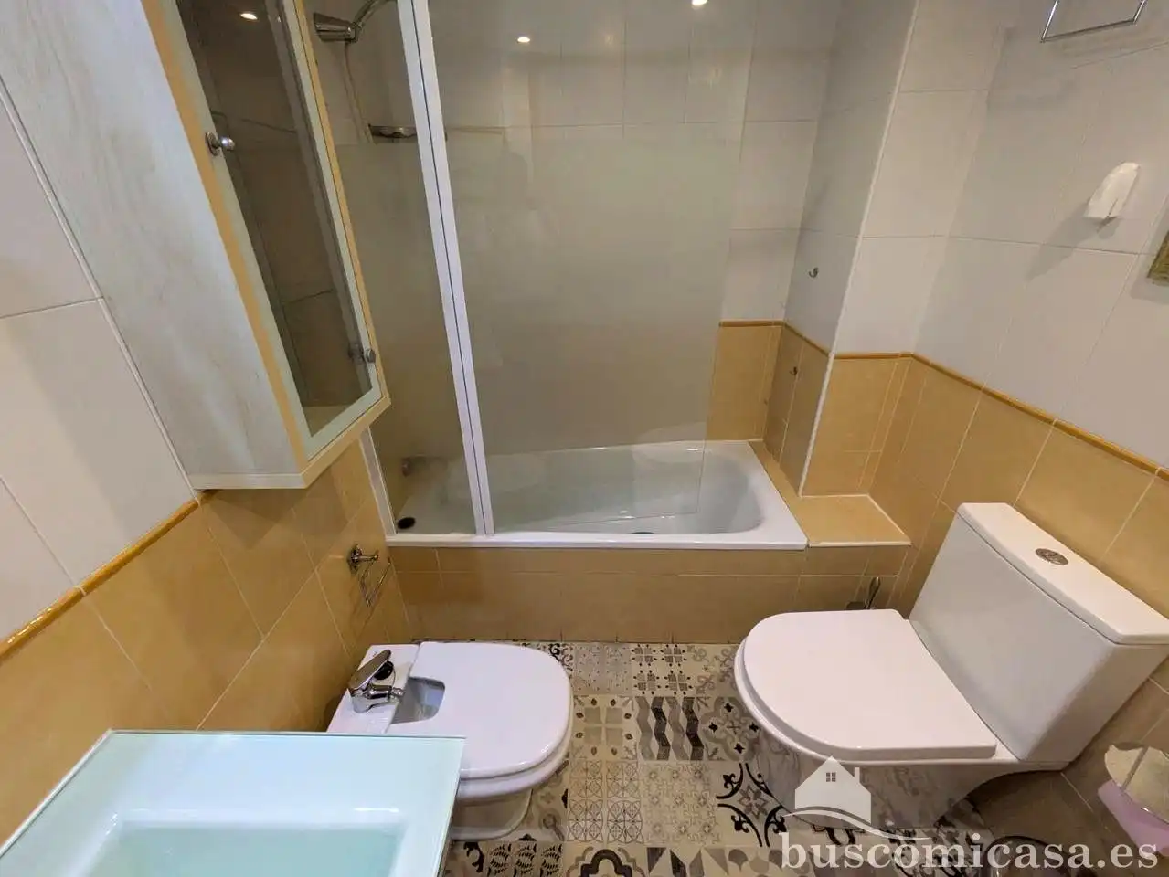 Bathroom of Flat for rent in Linares  with Air Conditioner and Furnished