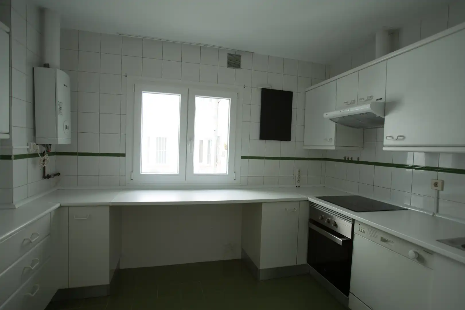 Kitchen of Flat for rent in Madrid  with Air Conditioner, Heating and Parquet flooring