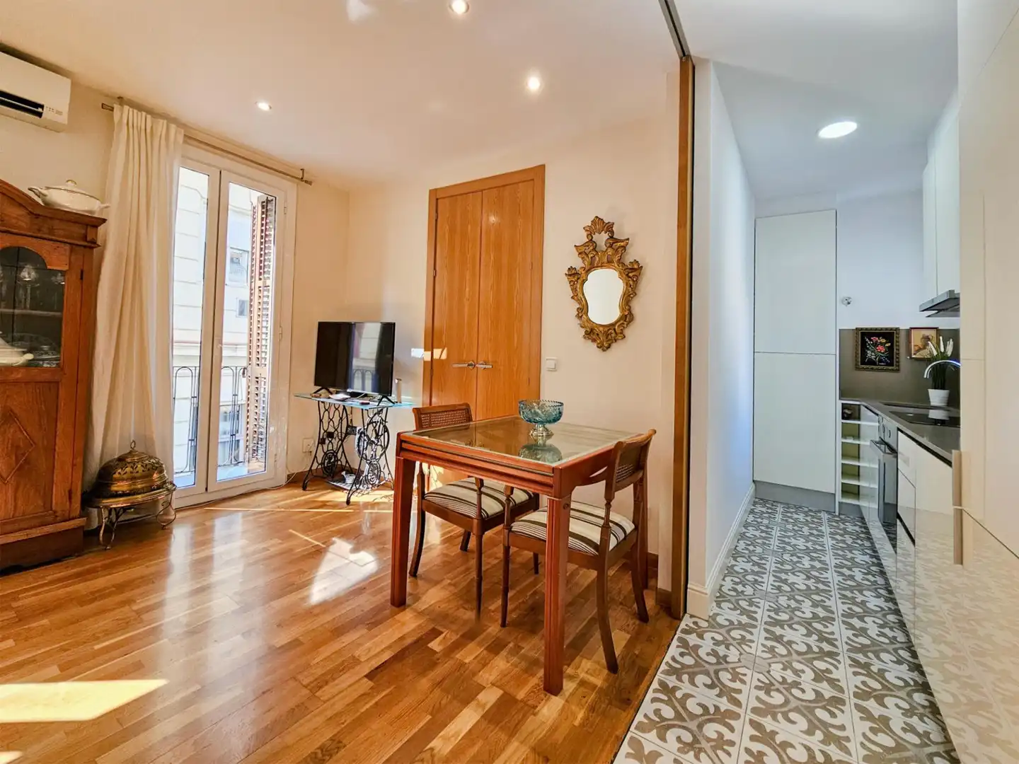 Flat with balcony for sale in Carrer IGUALADA