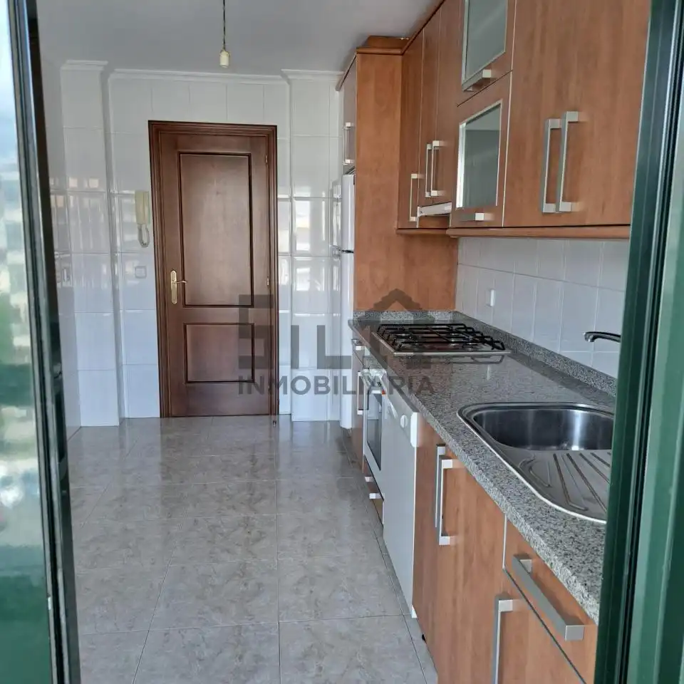 Cuina de Dúplex en venda en Ourense Capital  amb Calefacció i Parquet