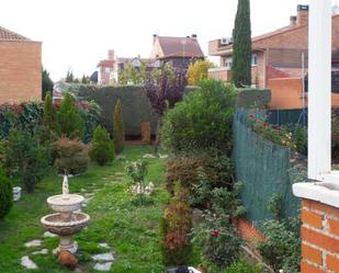 Jardí de Casa adosada en venda en  Madrid Capital amb Aire condicionat, Calefacció i Jardí privat