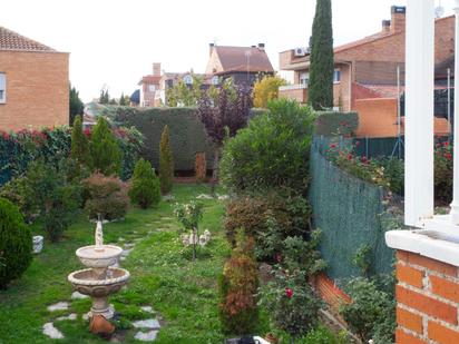Jardí de Casa adosada en venda en  Madrid Capital amb Aire condicionat, Calefacció i Jardí privat