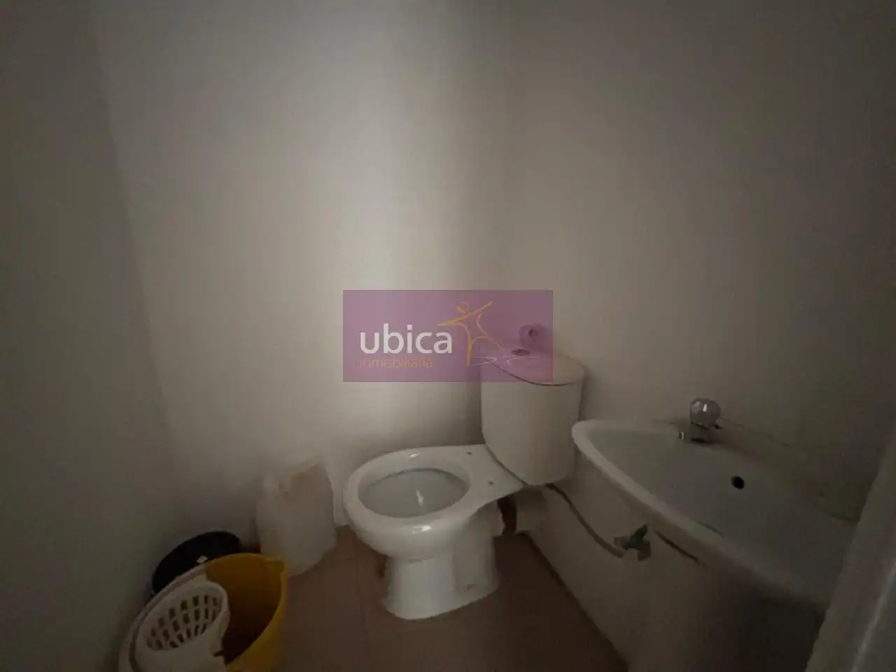 Badezimmer von Geschaftsraum zur Miete in Mos
