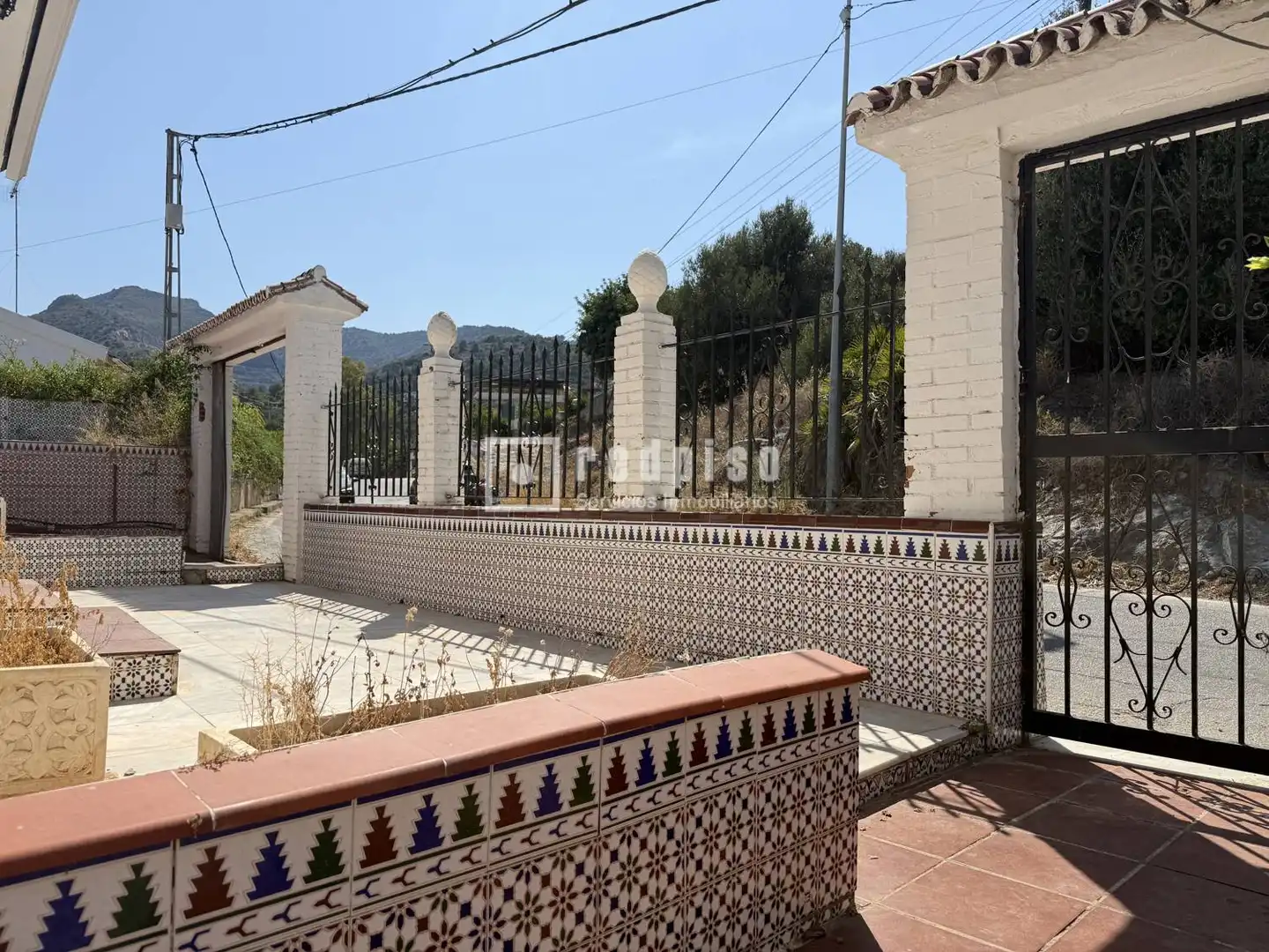 Vista exterior de Casa o xalet en venda en Málaga amb Terrassa