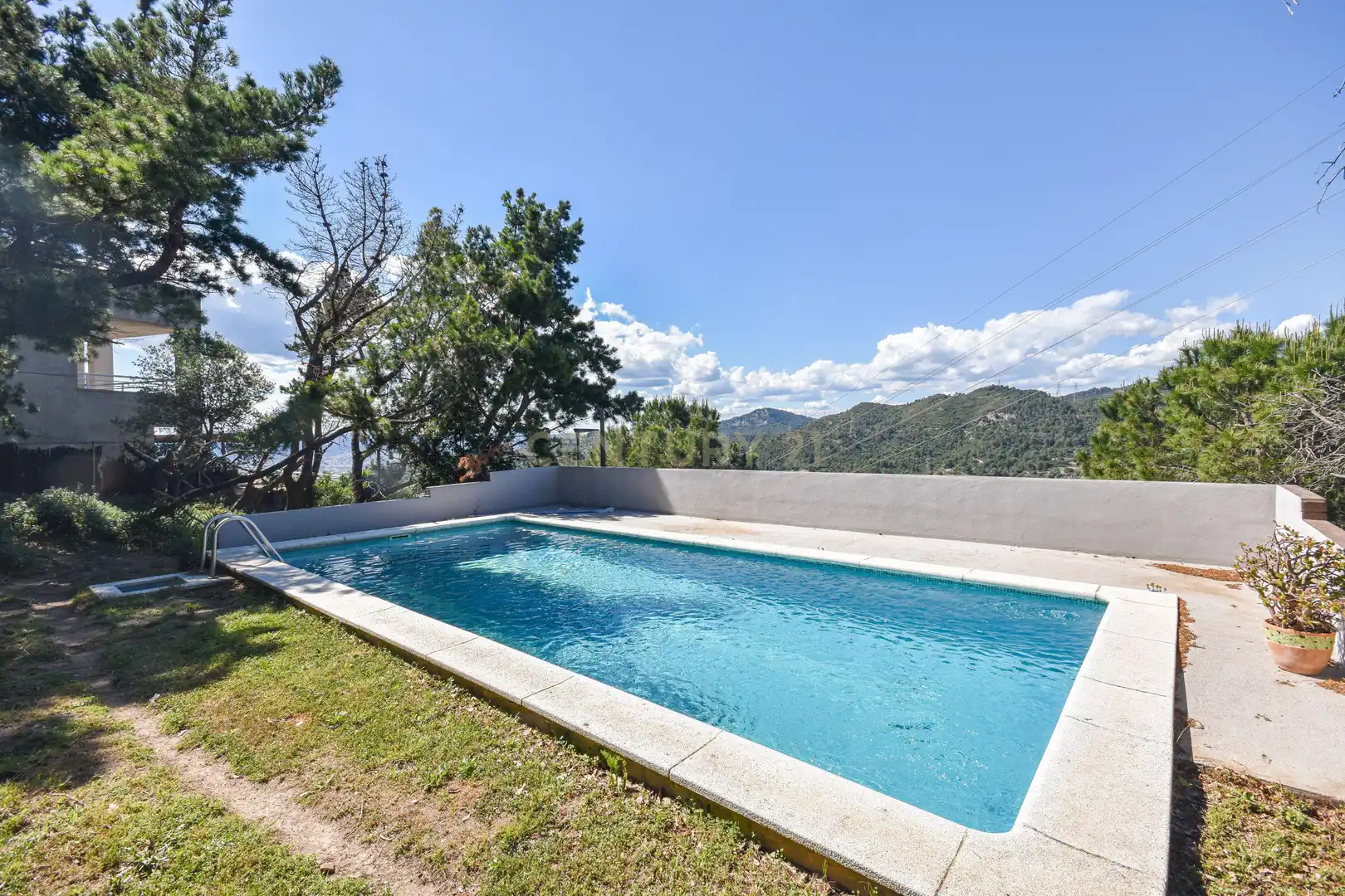 Piscina de Casa o xalet en venda en Esplugues de Llobregat amb Jardí privat, Traster i Piscina