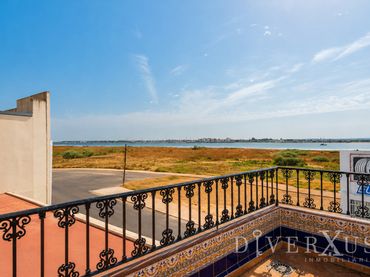 House for sale in Calle Gibraleón 23B