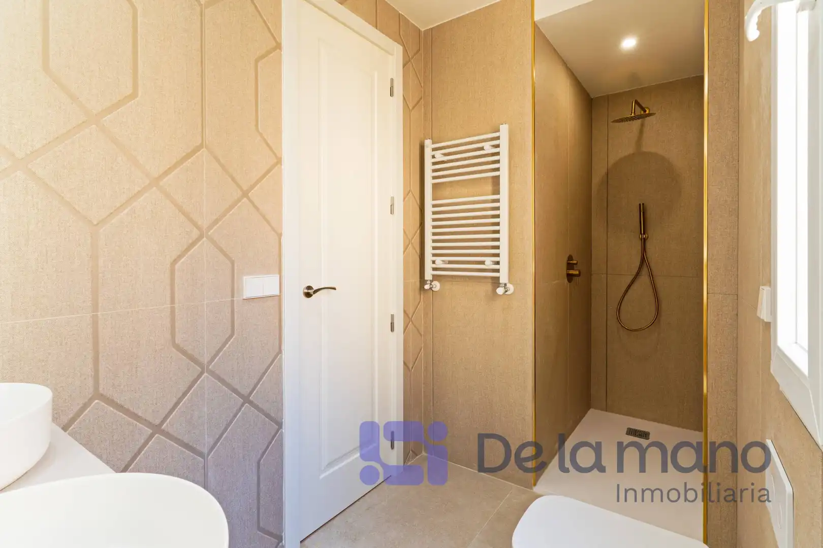 Baño de Ático en venta en Madrid con Aire acondicionado, Calefacción y Parquet
