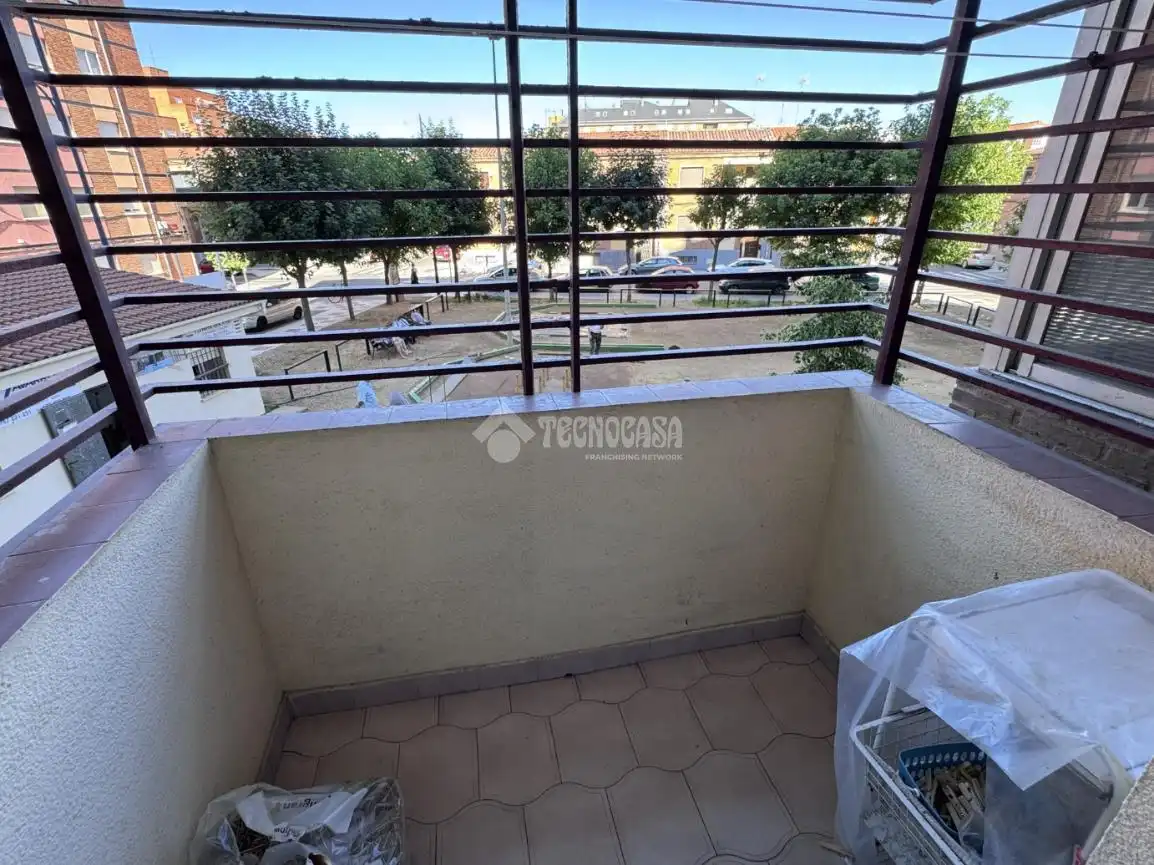 Terrassa de Pis en venda en León Capital  amb Calefacció i Parquet