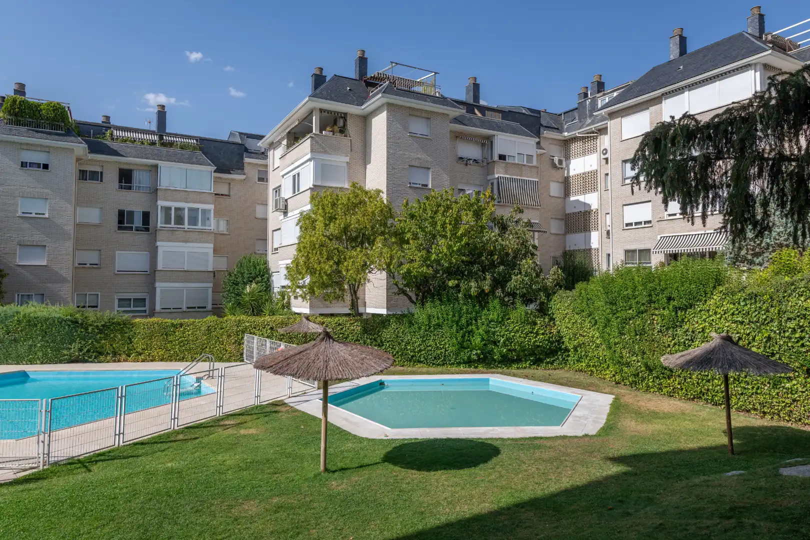 Piscina de Piso en venta en Colmenar Viejo con Calefacción, Parquet y Terraza