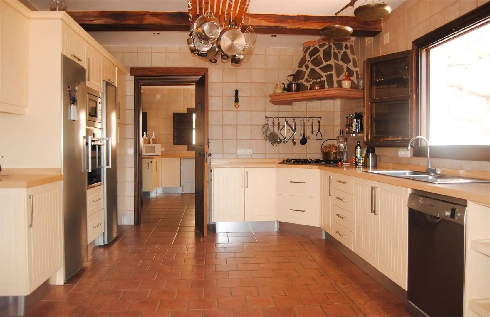 Cocina de Casa o chalet en venta en Vélez-Málaga con Aire acondicionado, Jardín privado y Terraza