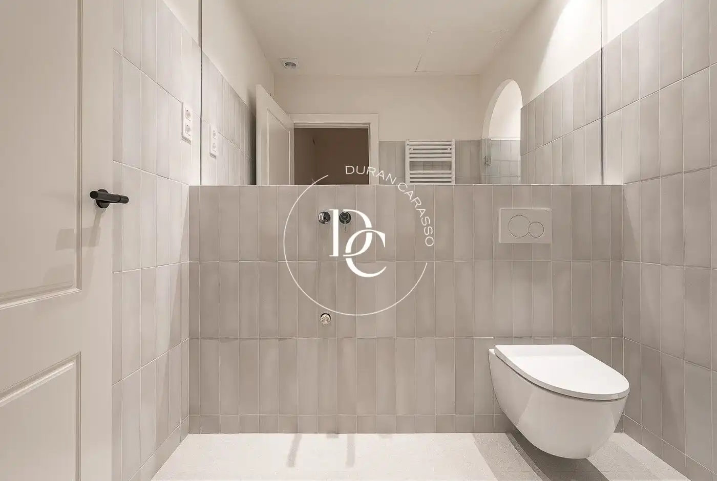 Badezimmer von Wohnung zum Verkauf in Barcelona mit Klimaanlage, Heizung und Terrasse