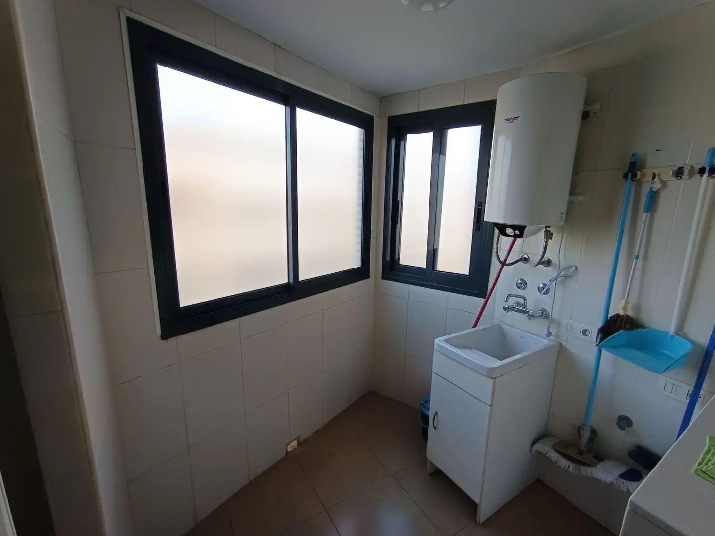 Badezimmer von Dachboden zur Miete in Vila-real mit Klimaanlage