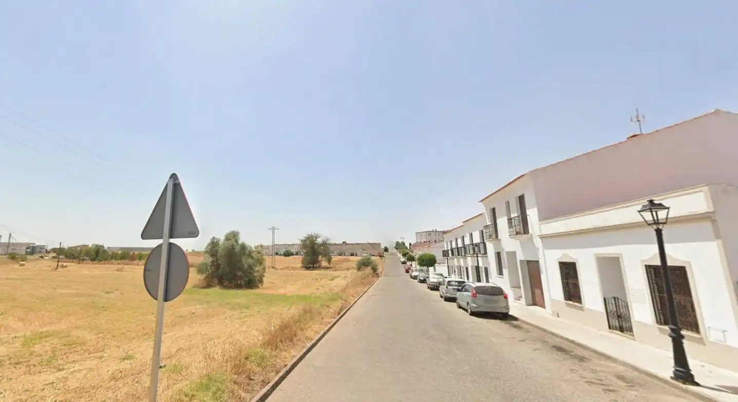 Adossat en venda a Olivenza