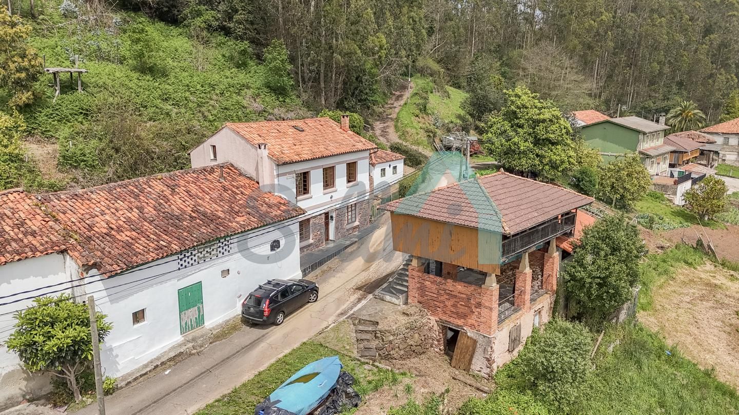 Vista exterior de Casa adosada en venta en Carreño con Calefacción, Jardín privado y Parquet